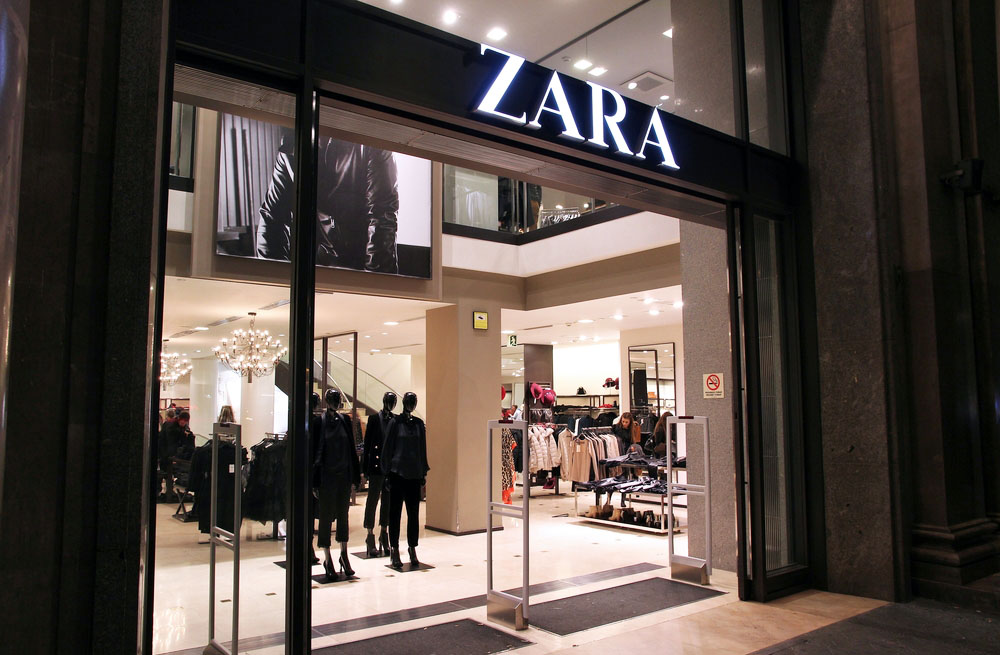 Zara представила терминал по выдаче онлайн-заказов по QR-кодам